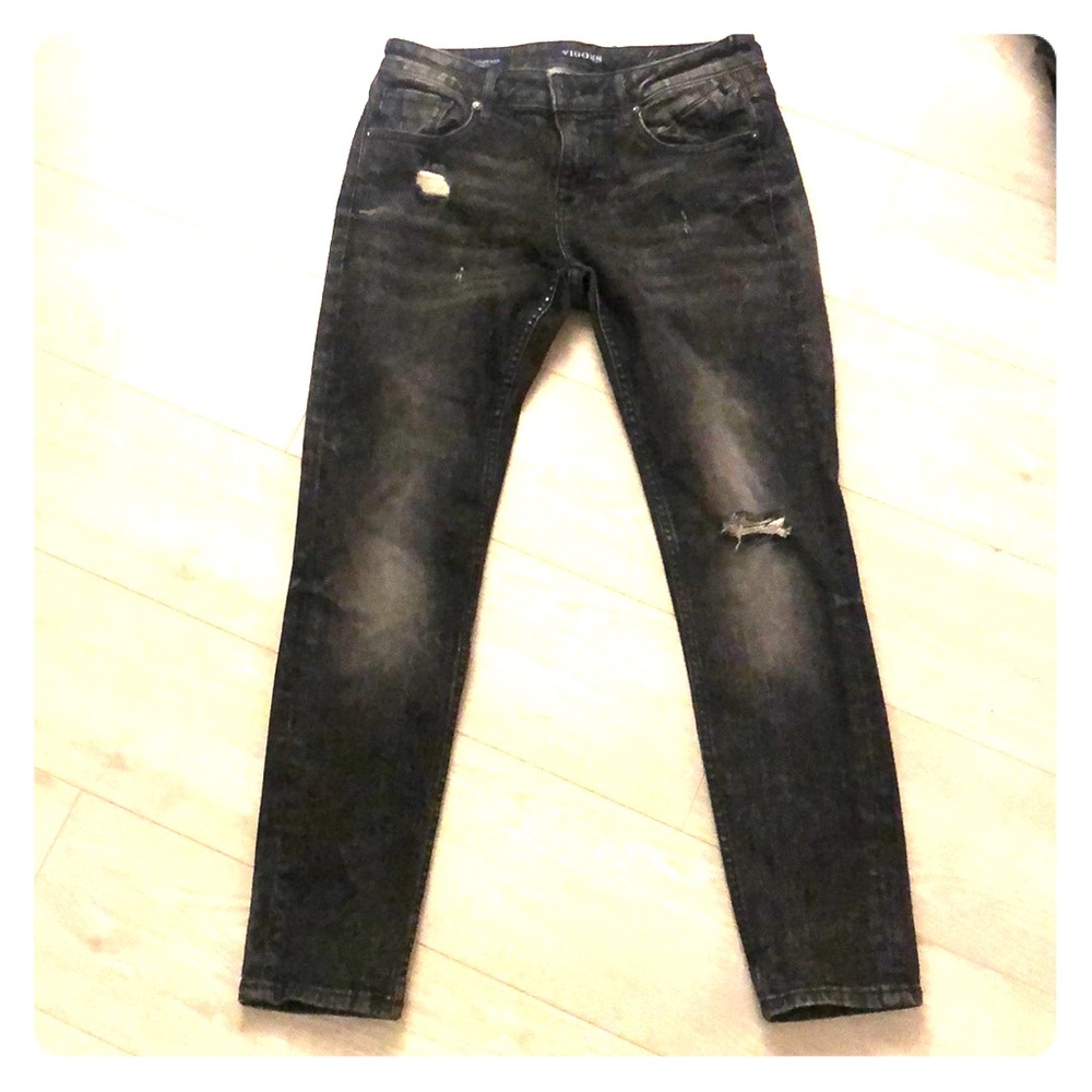 Black distressed jeans - petite